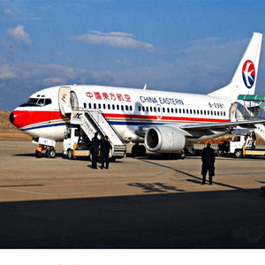 南宁吴圩机场托运航空快运业稳步发展的原因是什么？